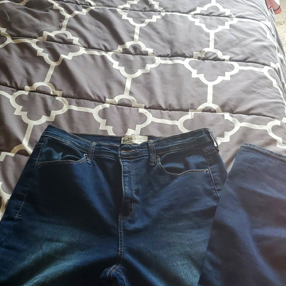 These cute jeans don't fit me anymore!